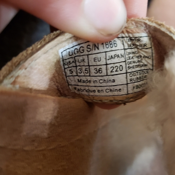 Ugg sandals size 5 - Picture 5 of 5